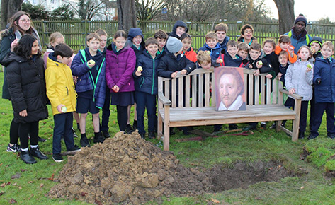 Neighbourhood time capsule marks 400 years