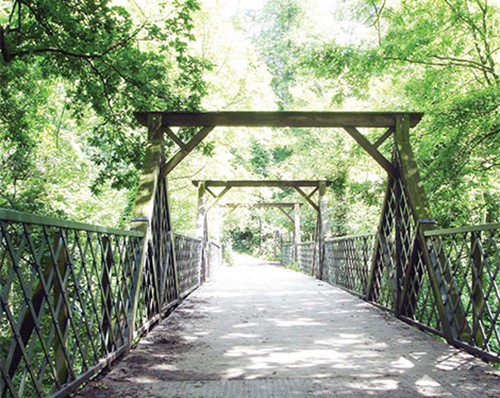 Dulwich Wood bridge on Cox's Walk 